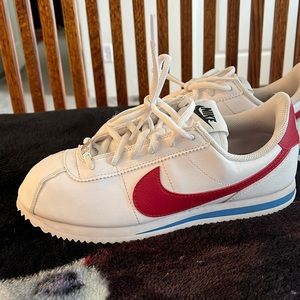 Nike Cortez size 7 1/2. Fits more true to a narrow 7.